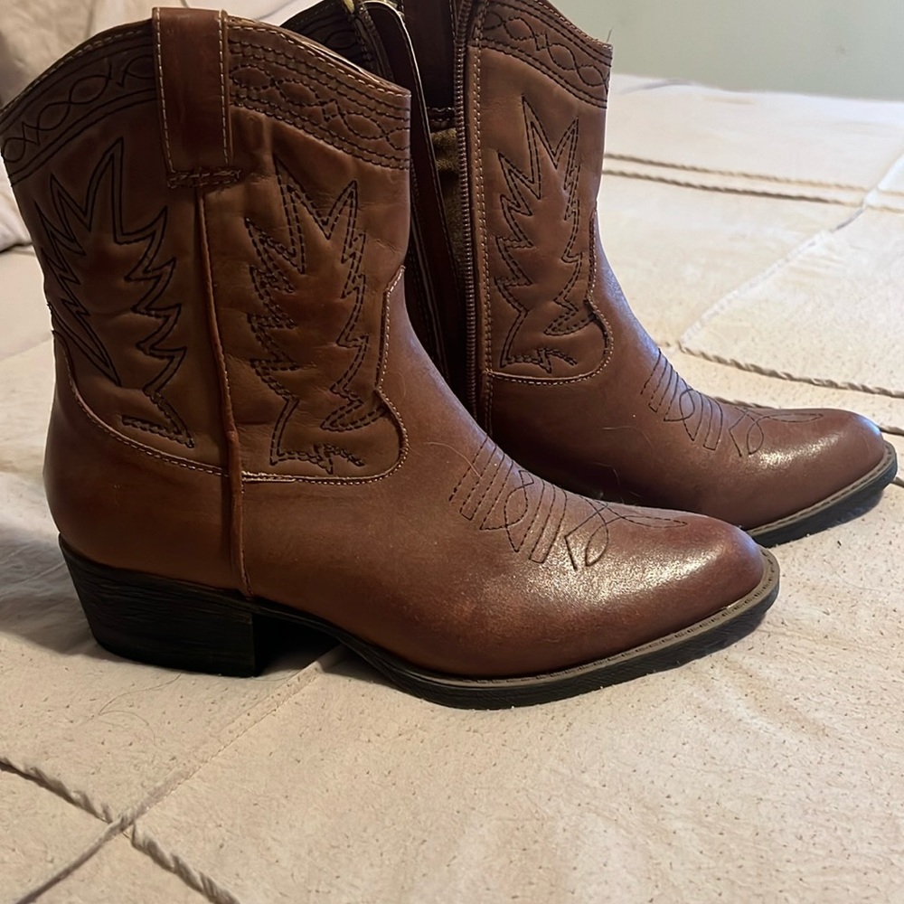 Cowboy Boots size 8